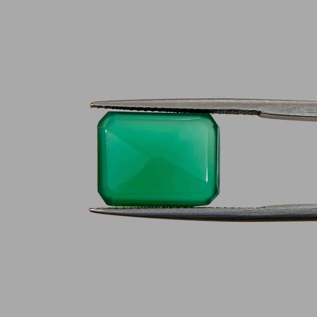 Natural Onyx - 7.13 Carat/8.11 Ratti
