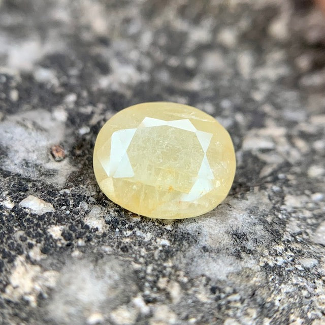 Natürlicher gelber Saphir – 4,70 Karat/5,22 Ratti