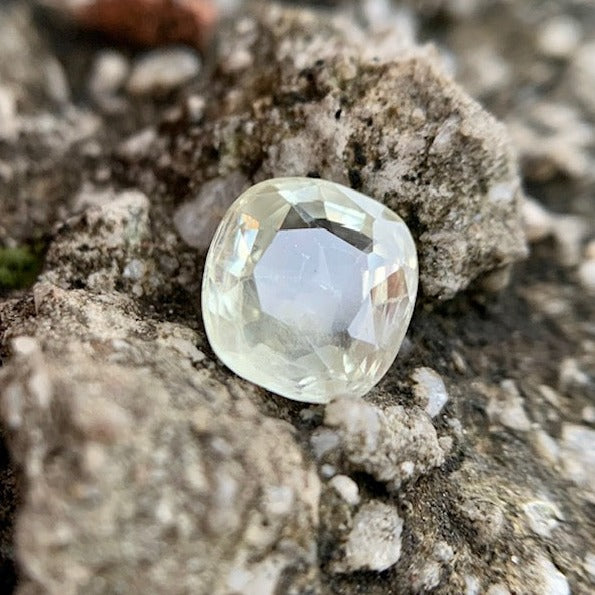 Natürlicher gelber Saphir – 3,65 Karat/4,05 Ratti