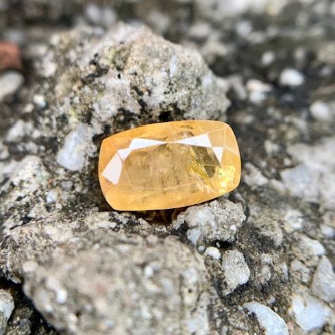 Natural Yellow Sapphire - 5.20 Carat