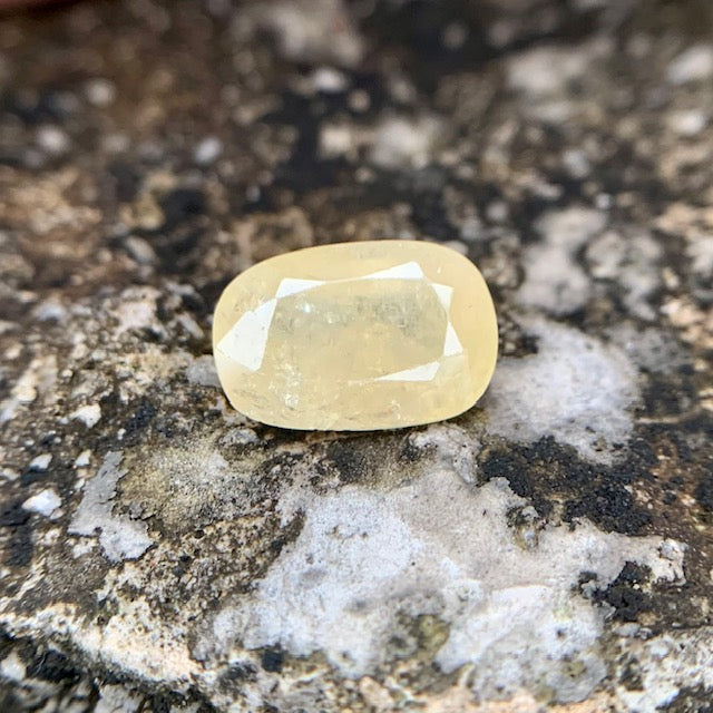 Natürlicher gelber Saphir – 6,15 Karat/6,83 Ratti