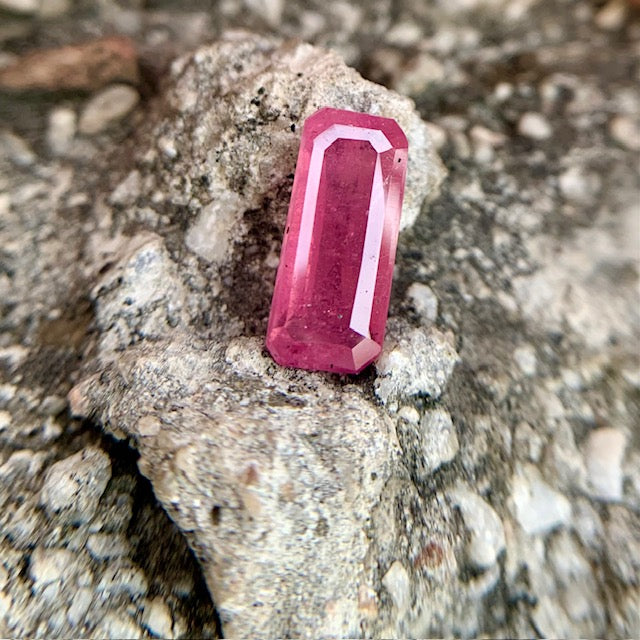 Natural Ruby - 4.05 Carats/4.50 Ratti
