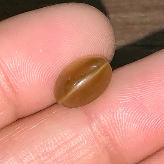 Natural Catseye stone - 4.73 Carat/5.25 Ratti