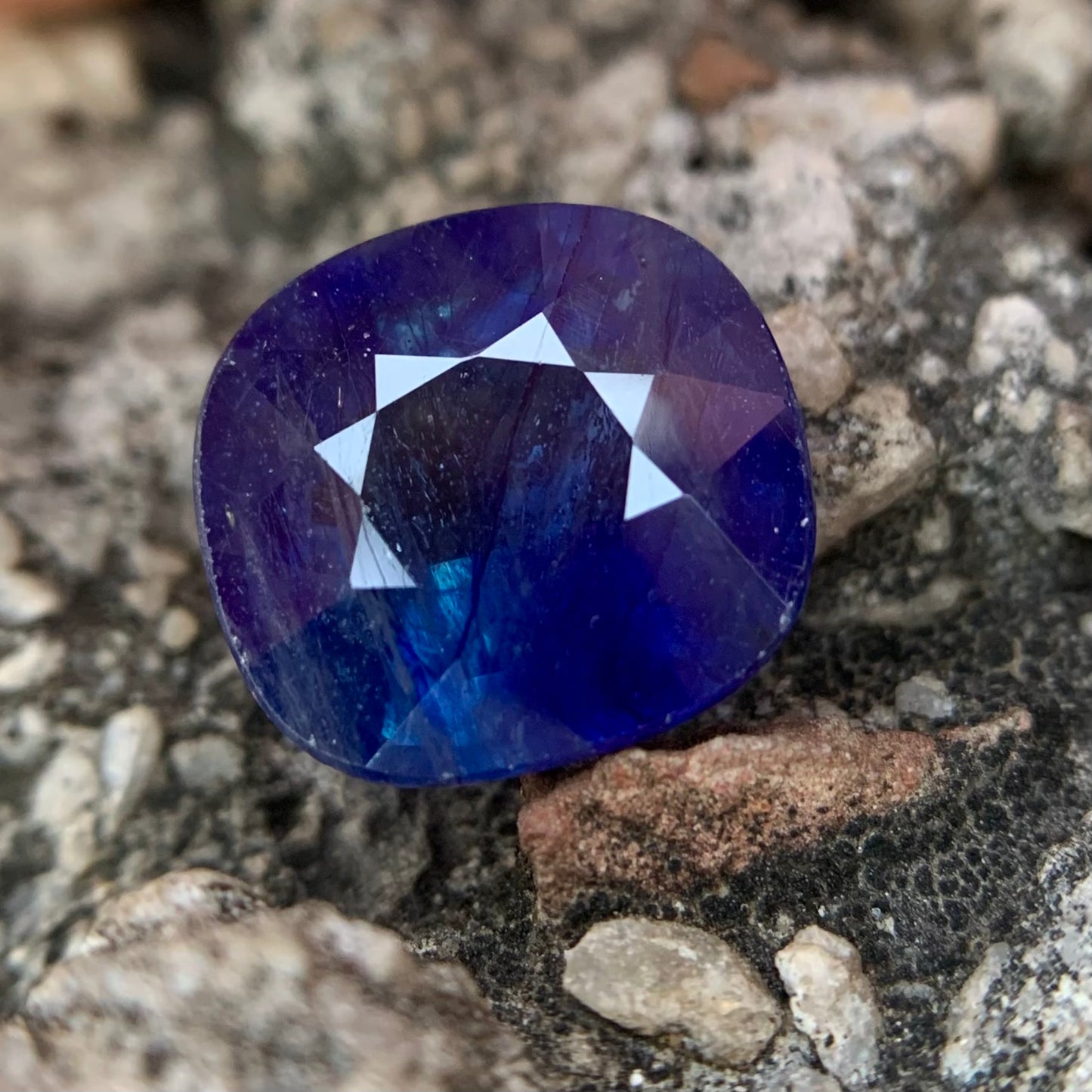 Natural Blue Sapphire - 9.50 Carats/10.54 Ratti