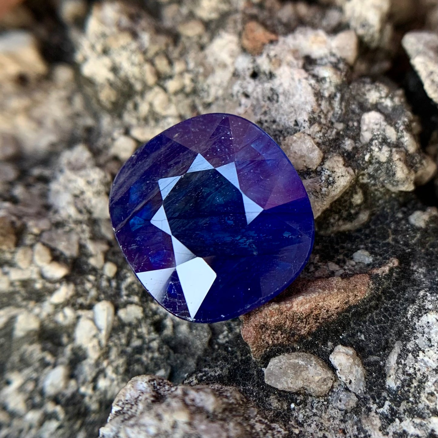 Natural Blue Sapphire - 9.50 Carats/10.54 Ratti