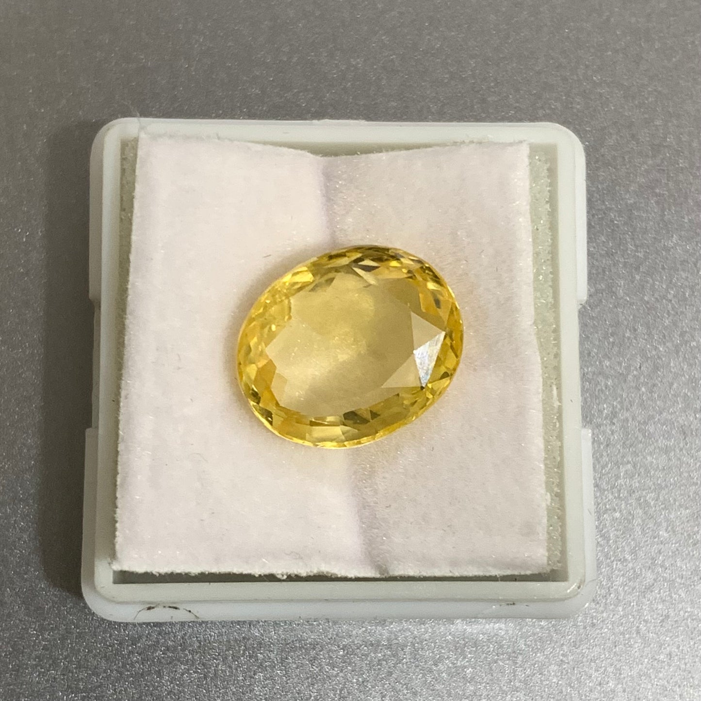 Natürlicher gelber Saphir – 5,35 Karat/5,94 Ratti