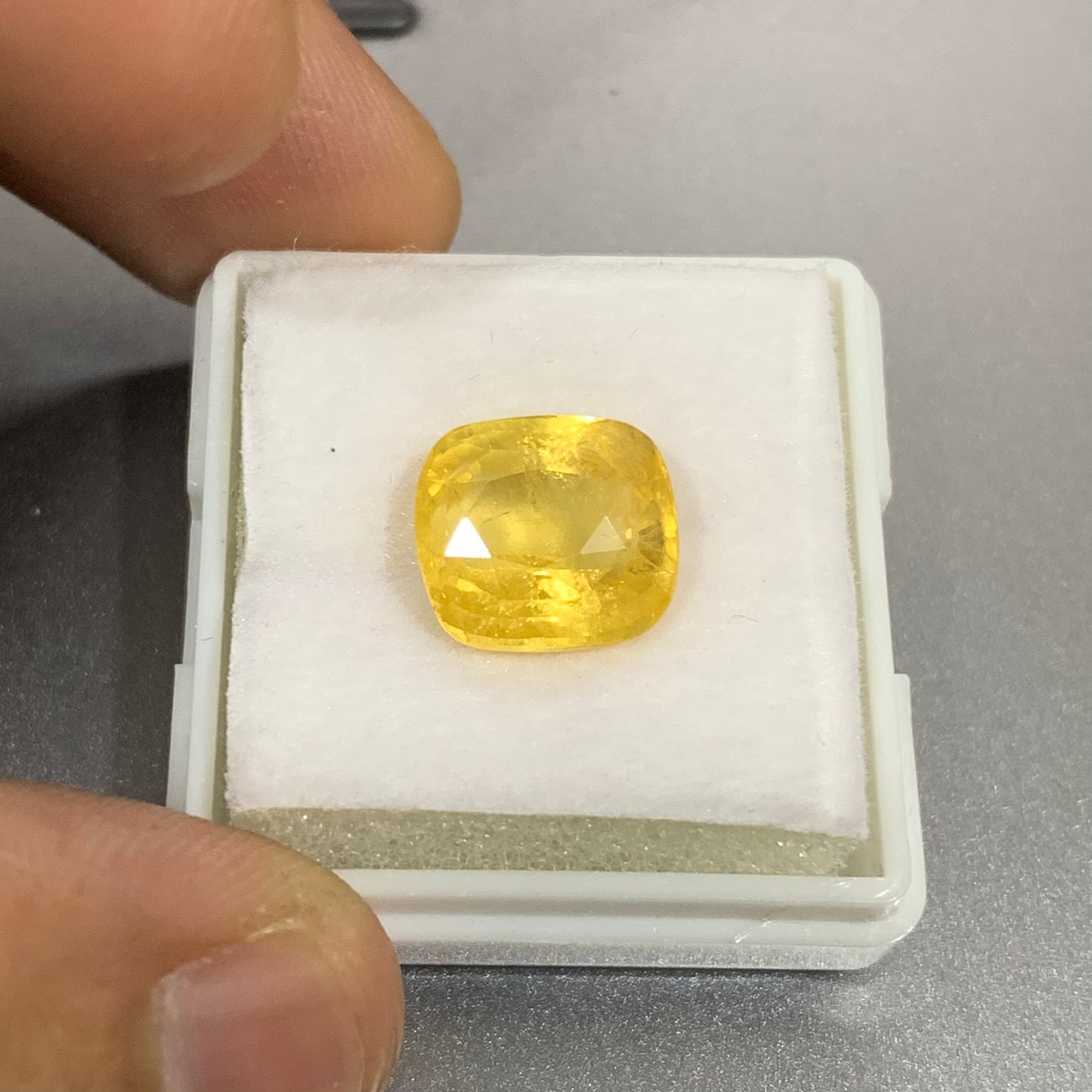 Natürlicher gelber Saphir – 5,35 Karat/5,94 Ratti