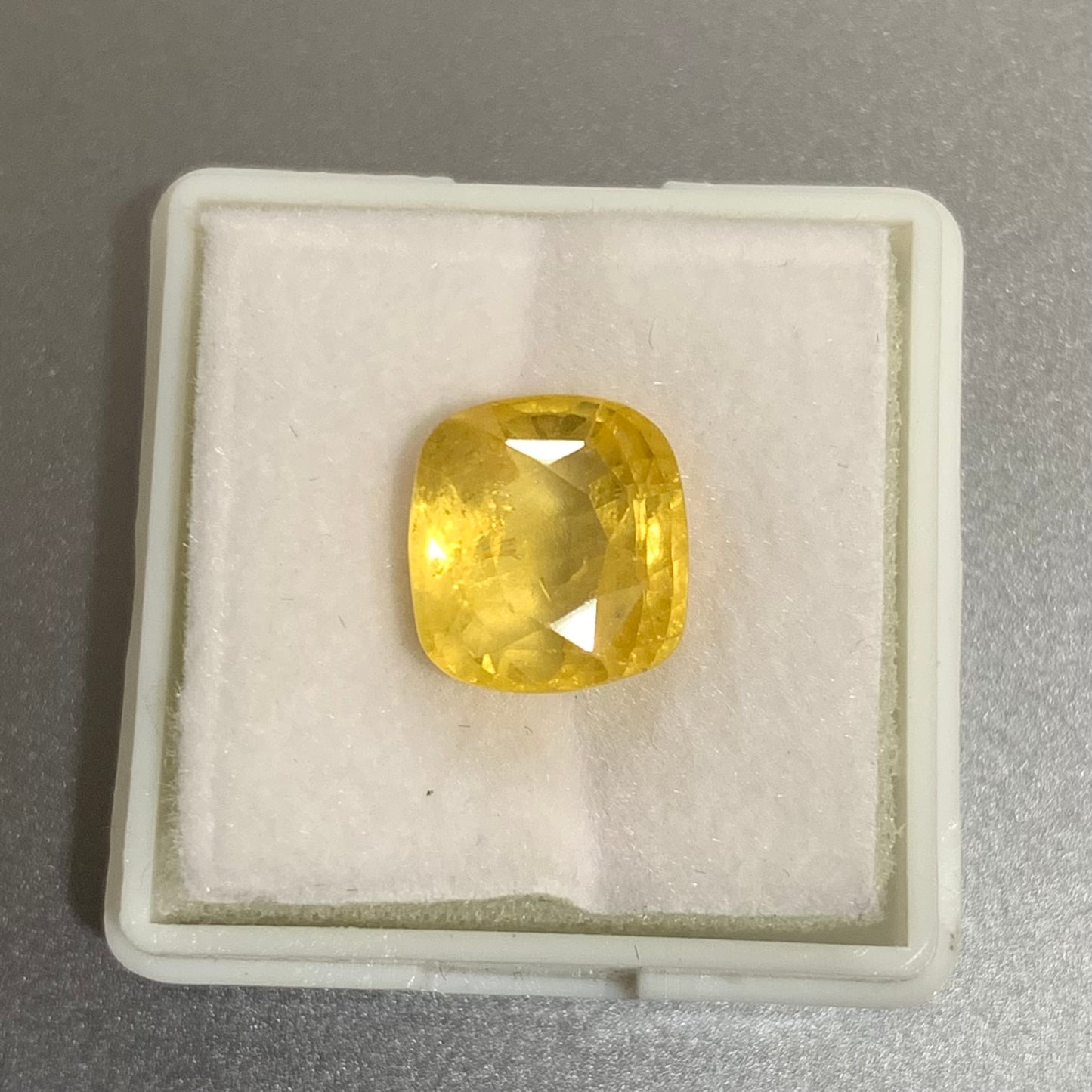 Natürlicher gelber Saphir – 5,35 Karat/5,94 Ratti