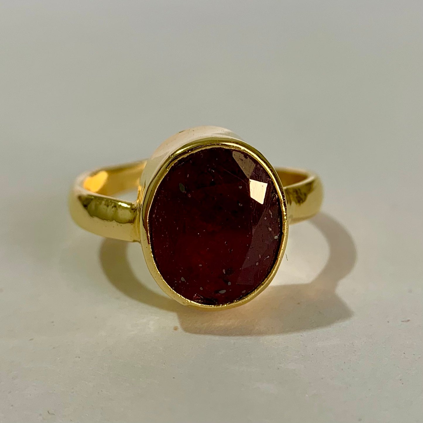 Rubin-Geburtssteinring - 8,05 Karat/8,94 Ratti