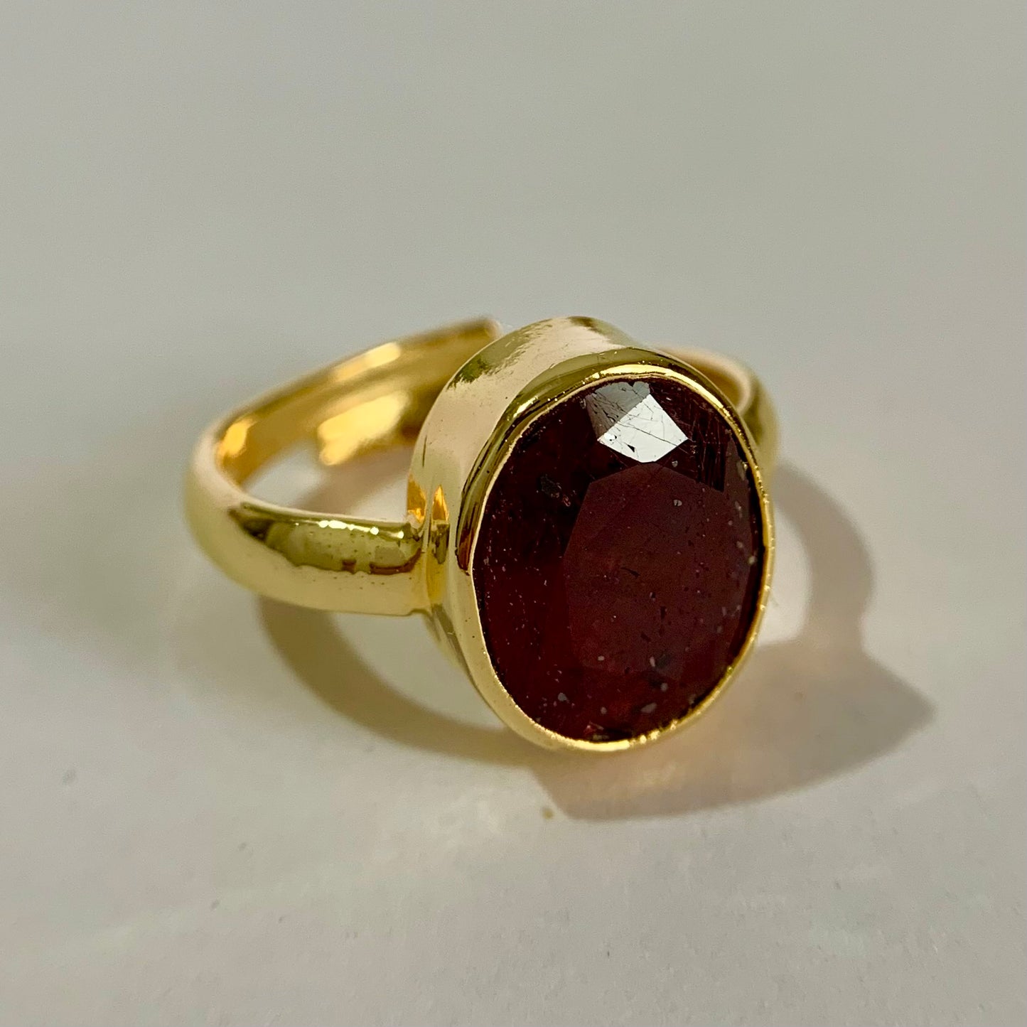 Rubin-Geburtssteinring - 8,05 Karat/8,94 Ratti
