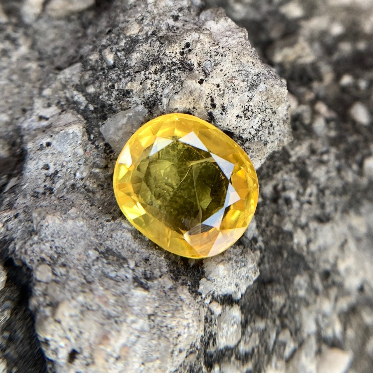 Natürlicher gelber Saphir – 4,90 Karat/5,44 Ratti
