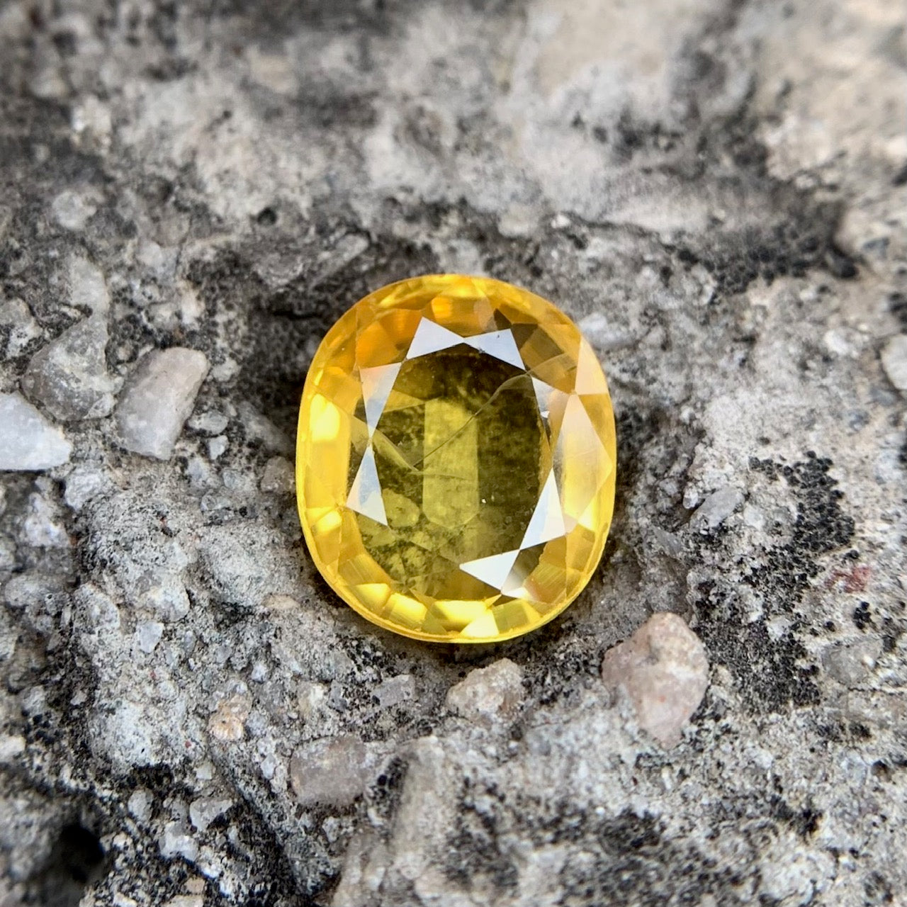 Natürlicher gelber Saphir – 4,90 Karat/5,44 Ratti