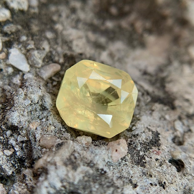 Natürlicher Ceylon-Saphir – 9,15 Karat/10,16 Ratti