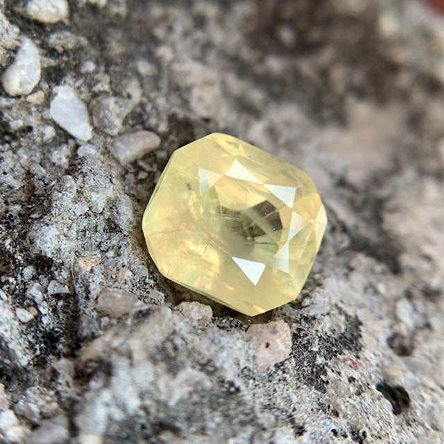 Natürlicher Ceylon-Saphir – 9,15 Karat/10,16 Ratti