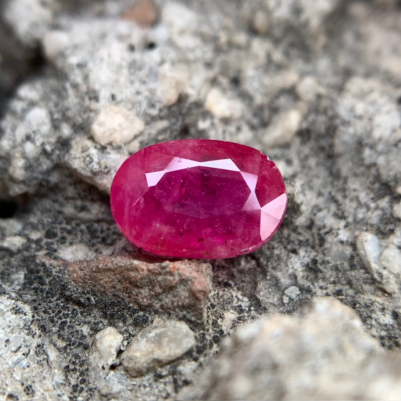 Natürlicher Rubin – 4,10 Karat/4,55 Ratti
