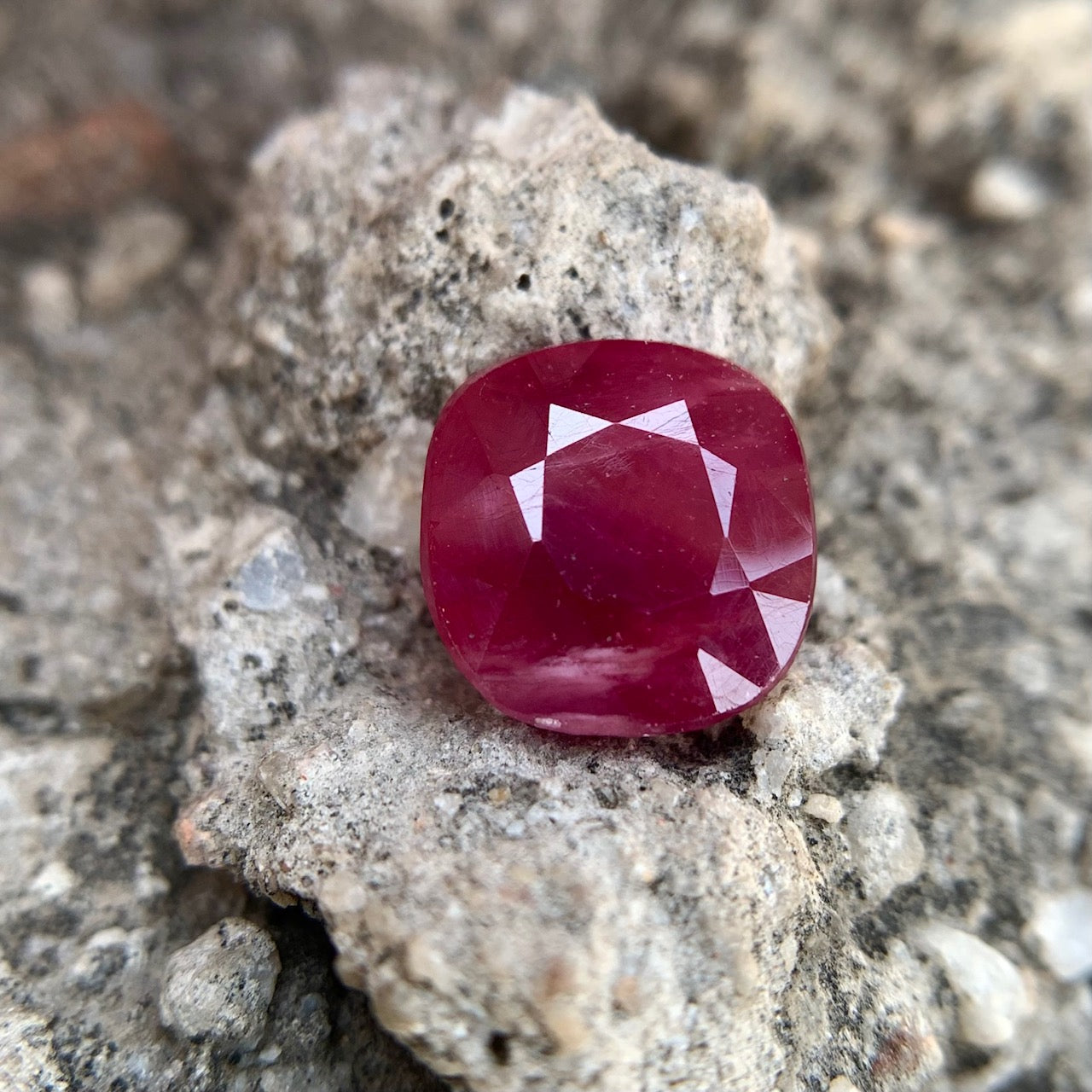 Natürlicher Rubin - 6,60 Karat/7,33 Ratti