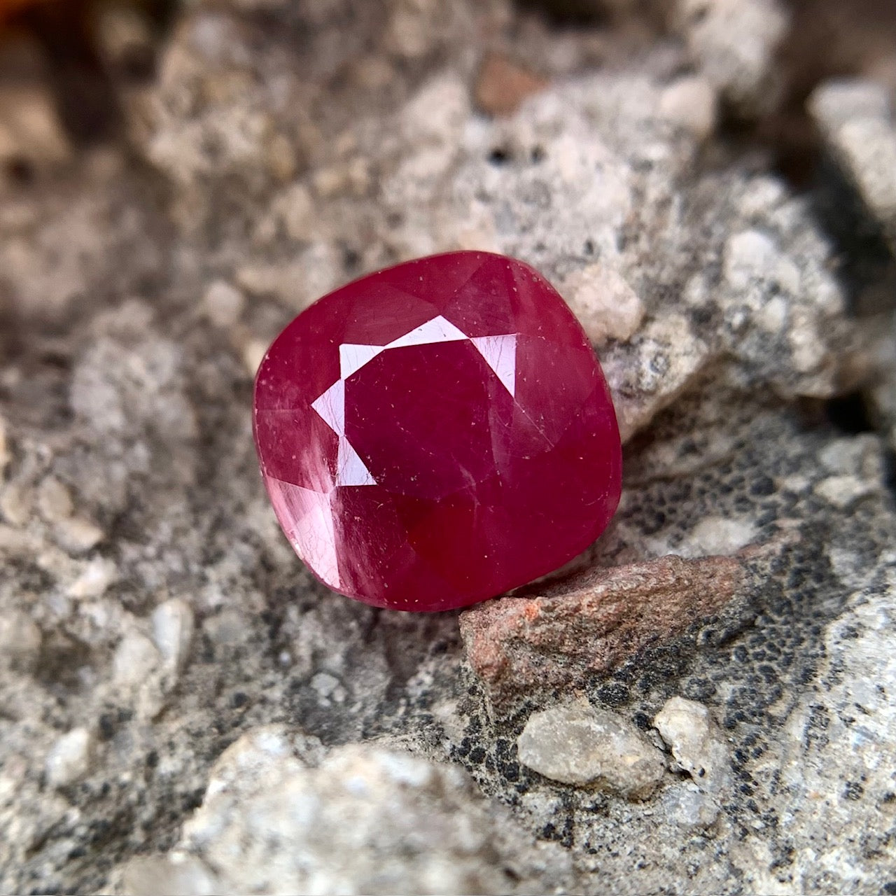 Natürlicher Rubin - 6,60 Karat/7,33 Ratti