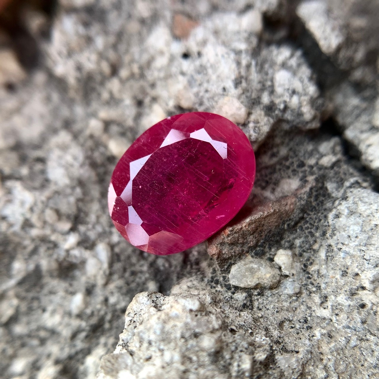 Natürlicher Rubin - 7,60 Karat/8,44 Ratti
