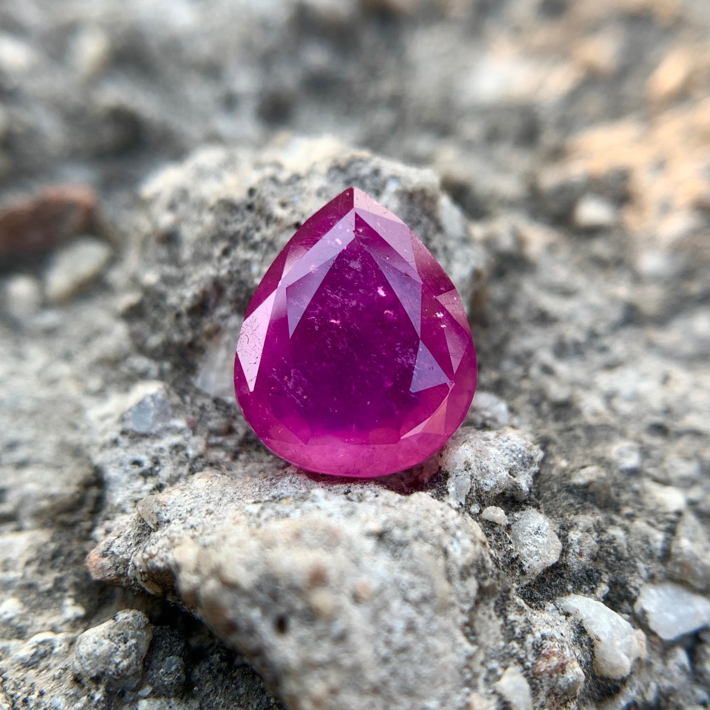 Natürlicher Rubin - 7,45 Karat/8,27 Ratti