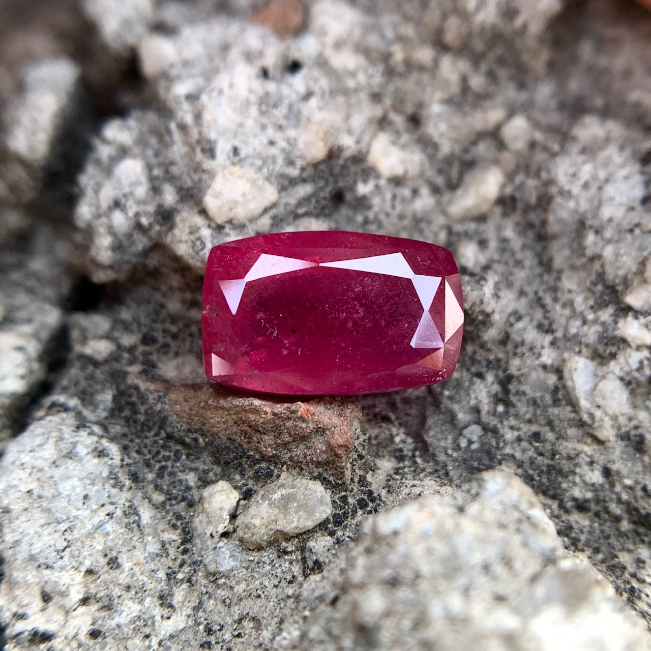 Natürlicher Rubin – 4,90 Karat/5,44 Ratti