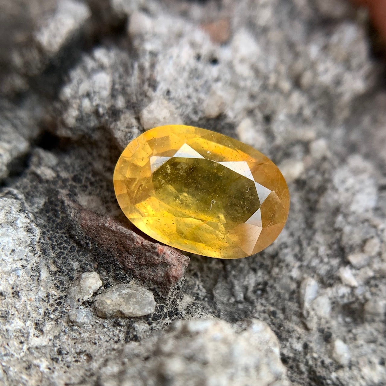 Natural Yellow Sapphire - 5.35 Carat/5.94 Ratti