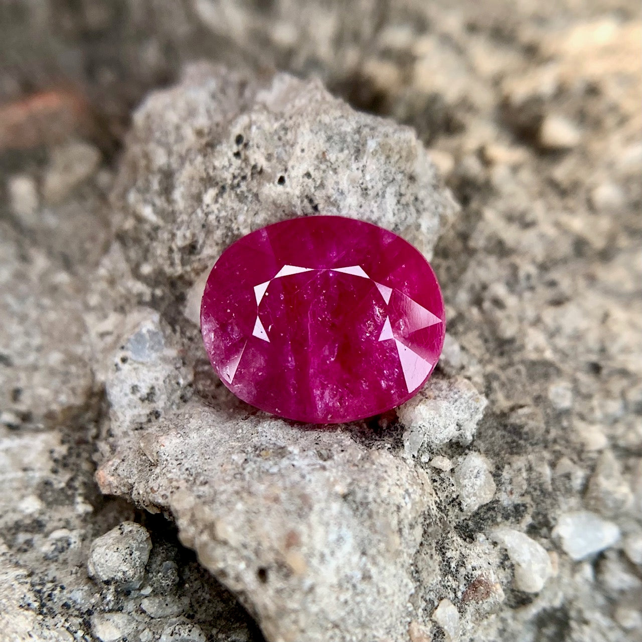 Natürlicher Rubin - 6,85 Karat/7,60 Ratti