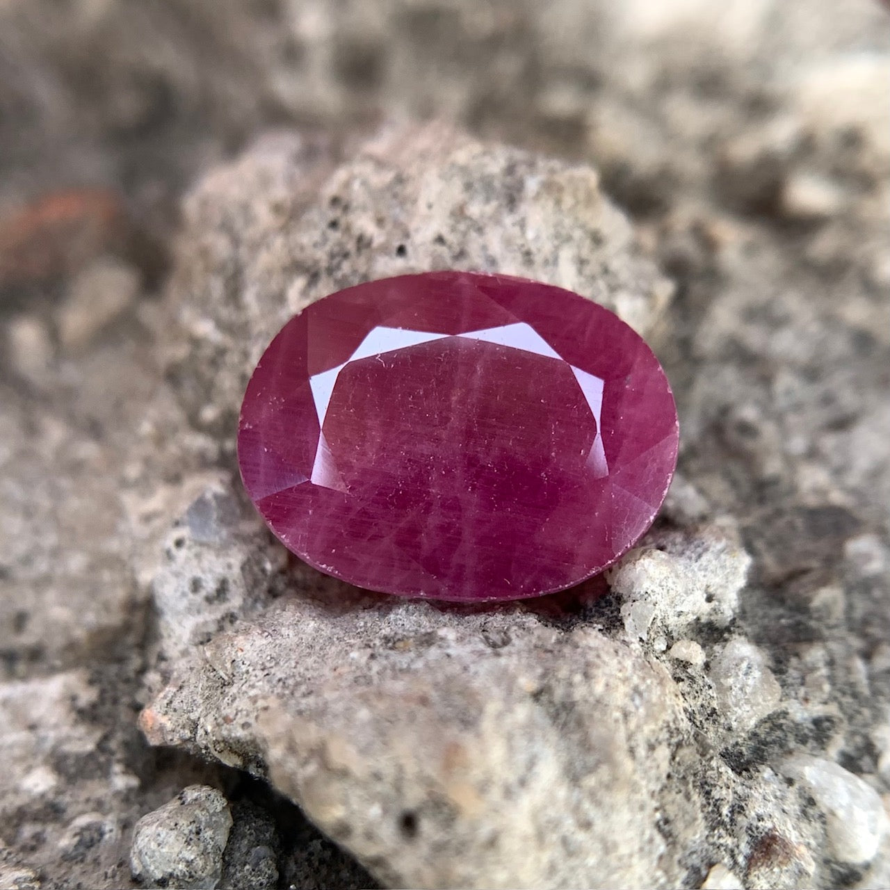 Natural Ruby - 5.10 Carats/5.66 Ratti