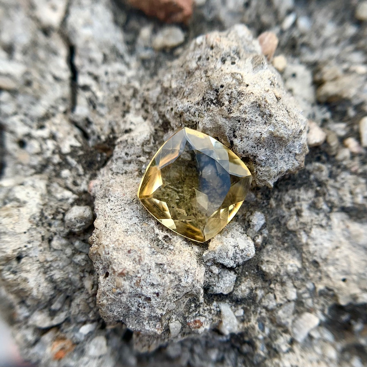 Natural Citrine - 3.00 Carat/3.33 Ratti