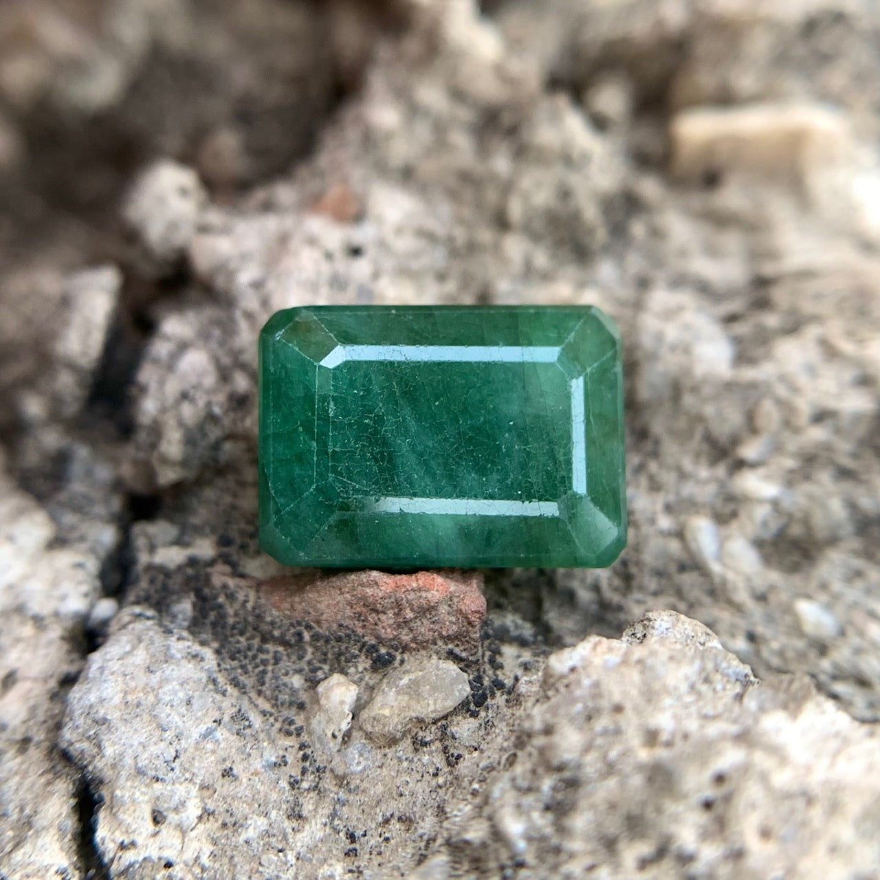 Natürlicher Smaragd – 8,25 Karat/9,15 Ratti
