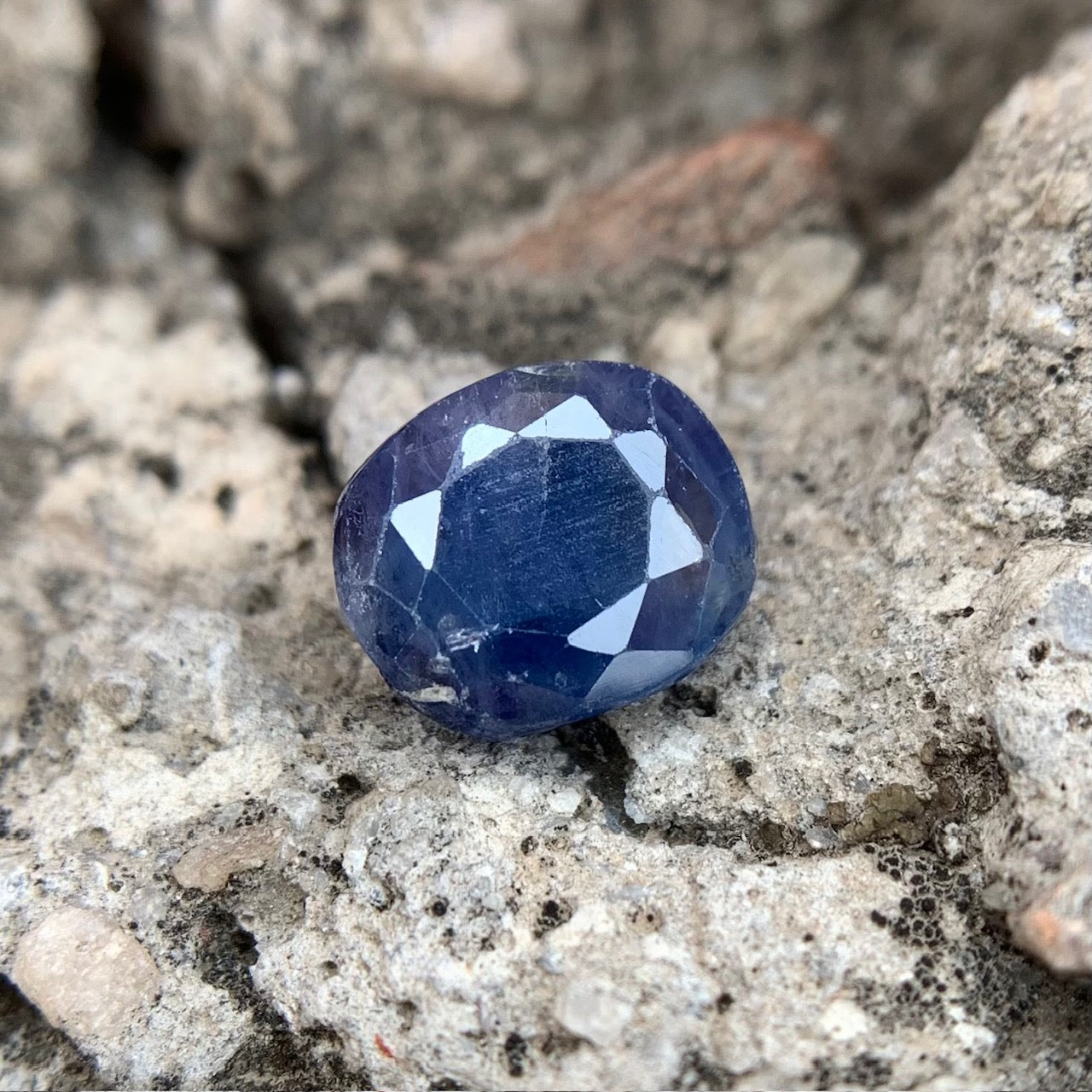 Natürlicher blauer Saphir – 3,90 Karat/4,33 Ratti