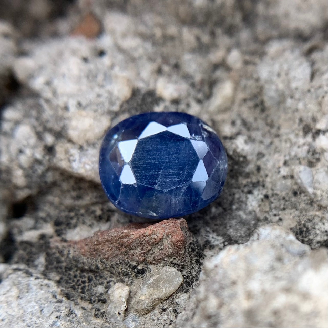 Natürlicher blauer Saphir – 3,90 Karat/4,33 Ratti