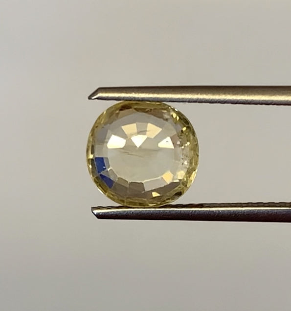 Natural Yellow Sapphire - 2.60 Carat/2.88 Ratti