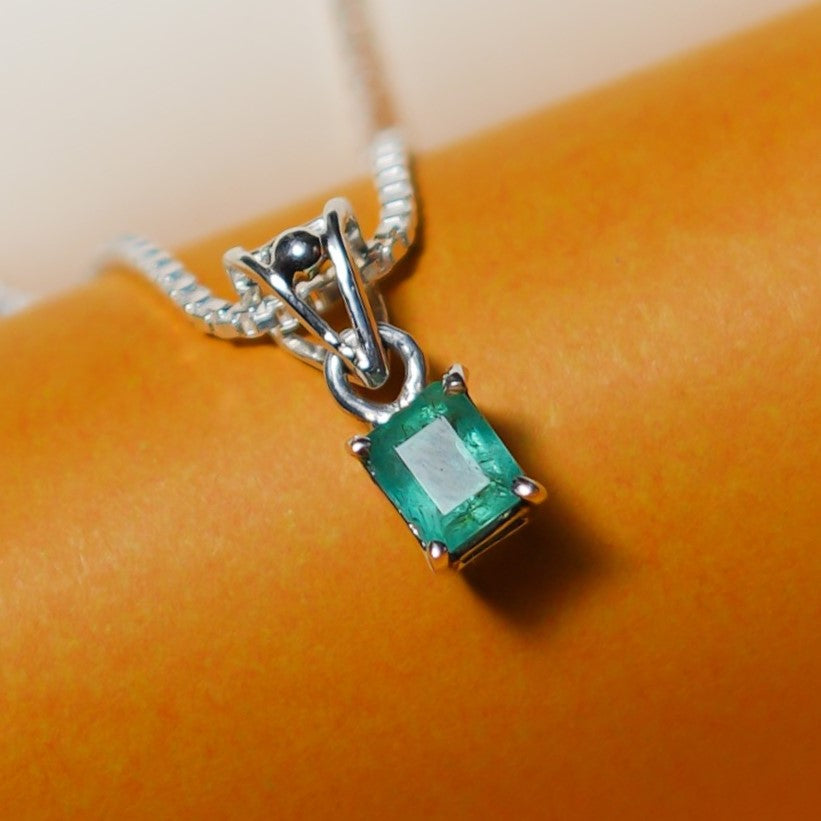 Queen Emerald Pendant - 1.50 Carat