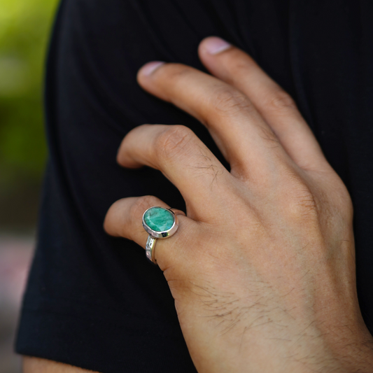 Emerald Silver Ring- 5.50 Carat/6.10 Ratti