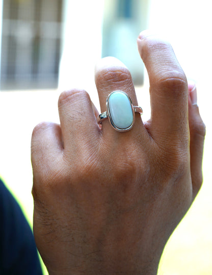 Australischer Opalring - 7,60 Karat/8,44 Ratti