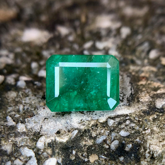 Natural Emerald - 5.96 Carat/6.62 Ratti