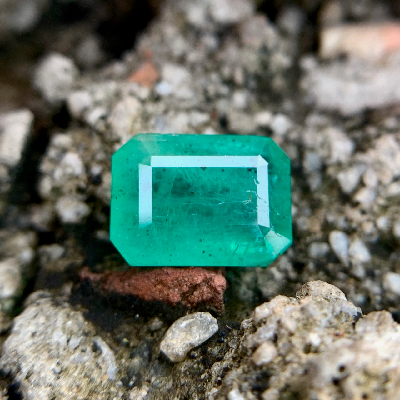 Natural Emerald - 6.65 Carat/7.38 Ratti