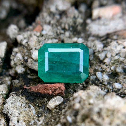 Natural Emerald - 6.15 Carat/6.83 Ratti