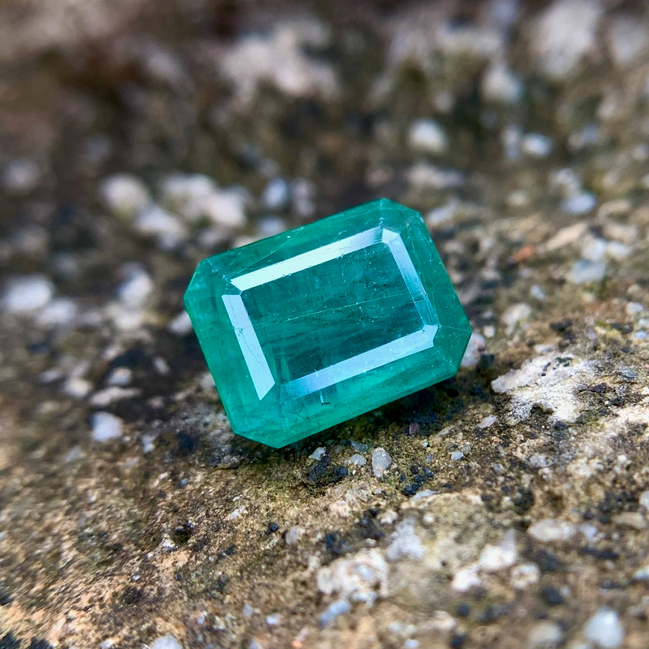 Natural Emerald - 6.15 Carat/6.83 Ratti