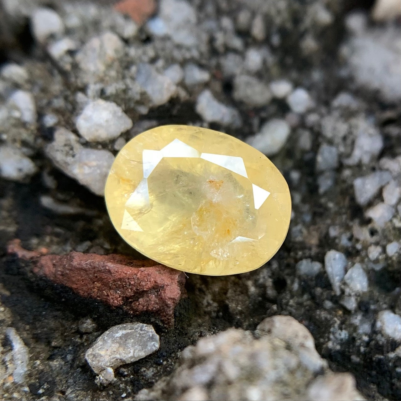 Natural Yellow Sapphire - 5.00 Carat/5.55 Ratti