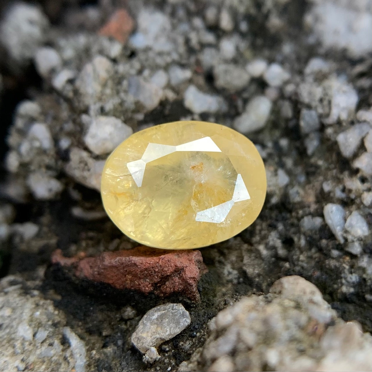 Natural Yellow Sapphire - 5.00 Carat/5.55 Ratti