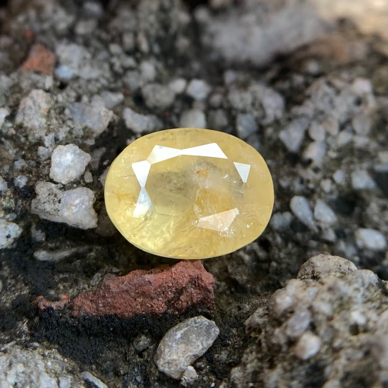 Natural Yellow Sapphire - 5.00 Carat/5.55 Ratti