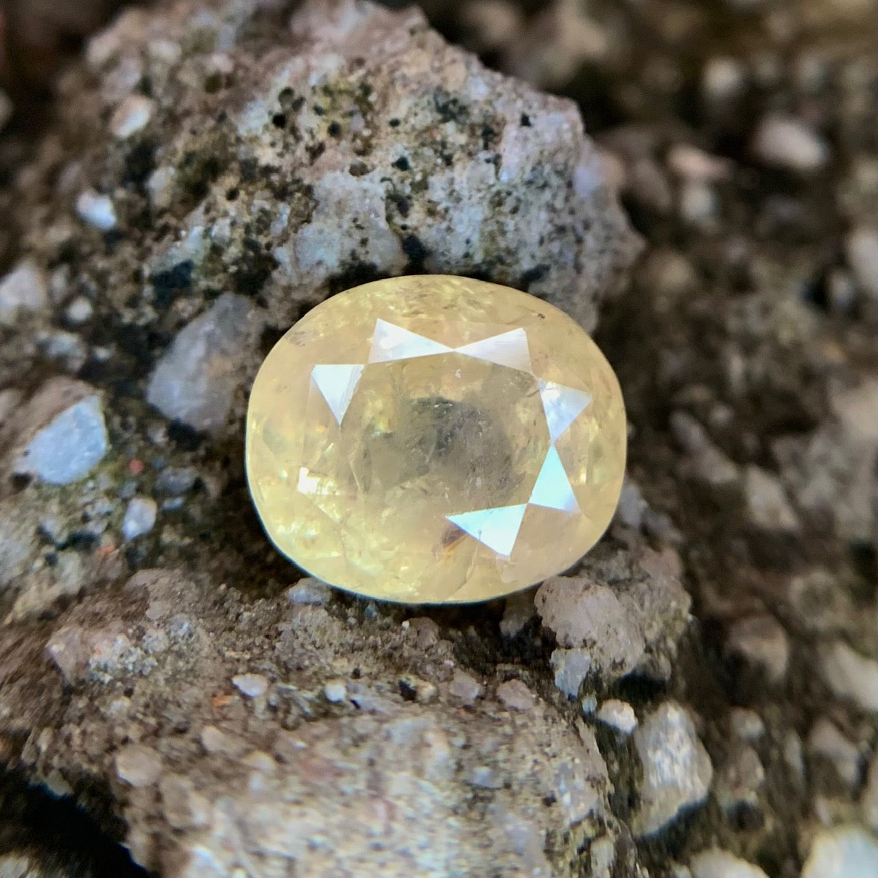 Natural Yellow Sapphire - 5.67 Carat/6.29 Ratti