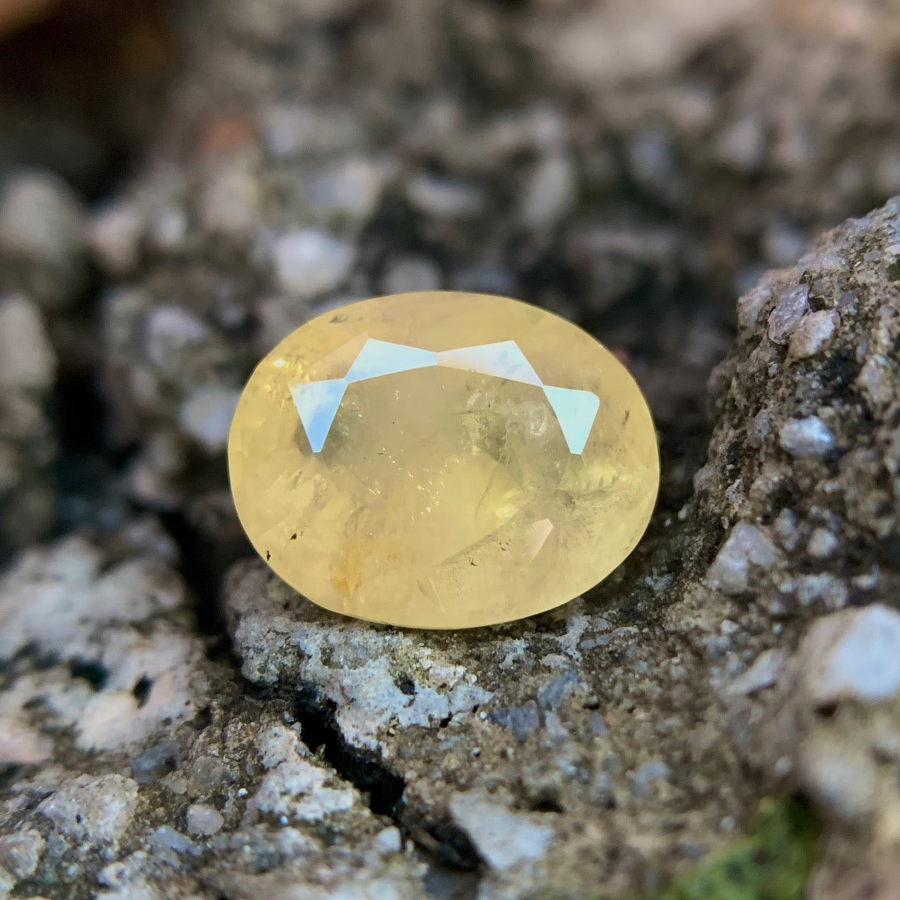 Natural Yellow Sapphire - 6.75 Carat/7.49 Ratti