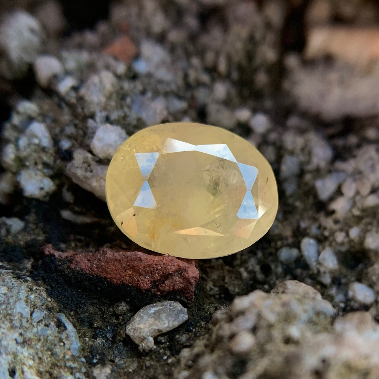 Natural Yellow Sapphire - 6.75 Carat/7.49 Ratti