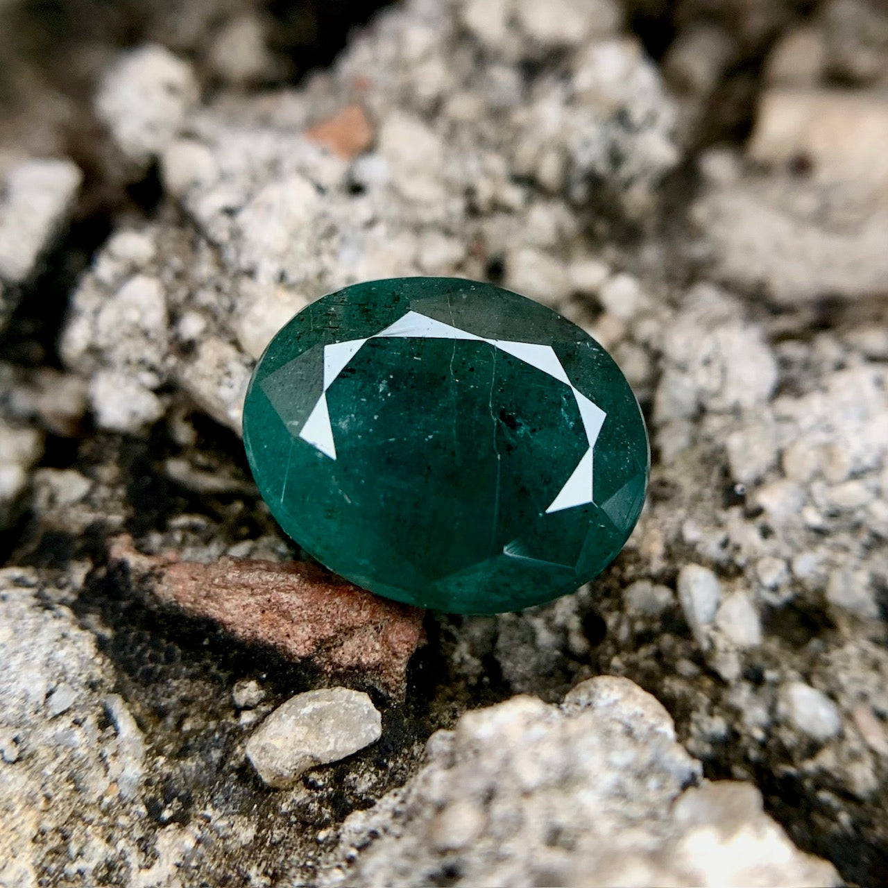 Natural Emerald - 7.65 carat/8.50 Ratti