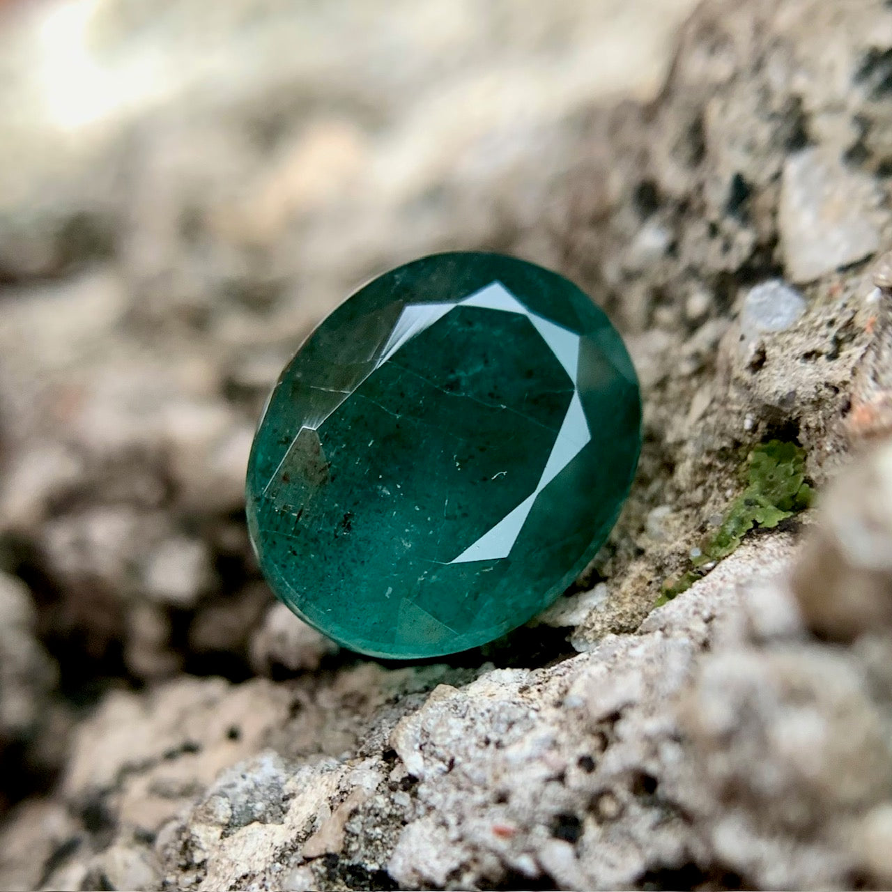 Natural Emerald - 7.65 carat/8.50 Ratti