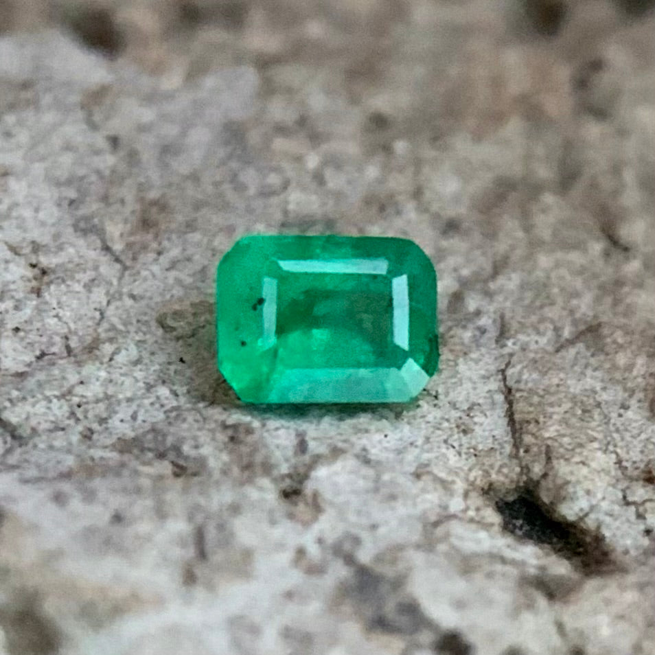 Natural Emerald - 0.10 Carat