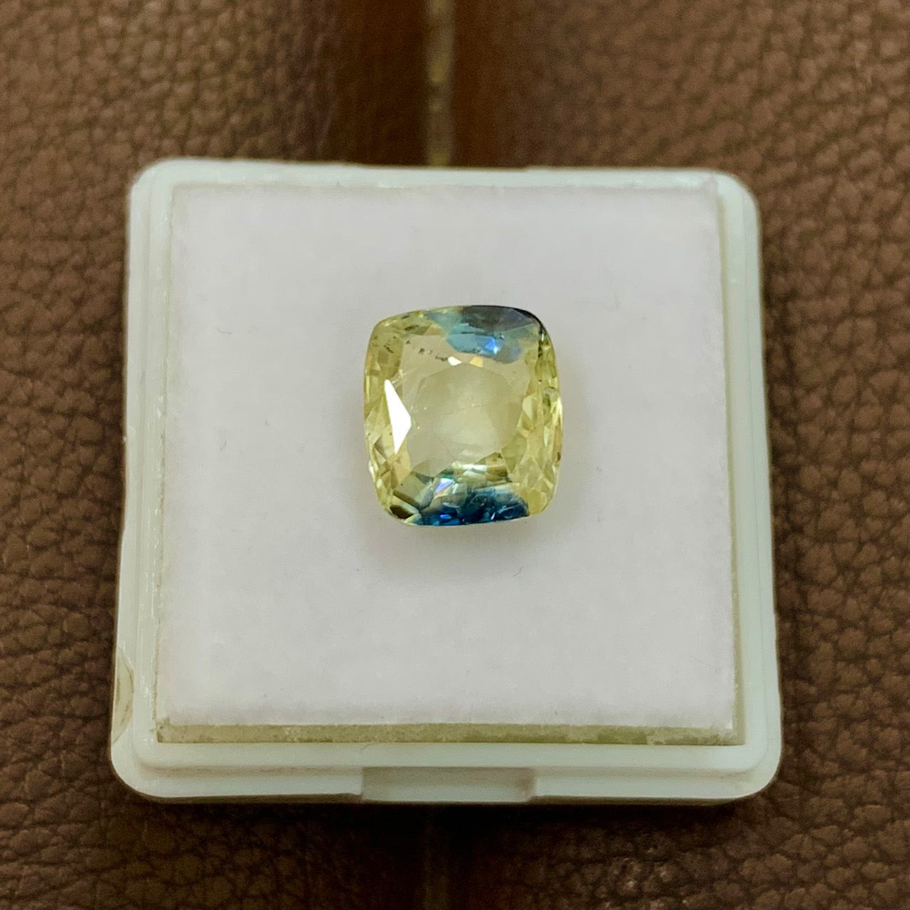 Natural Sapphire (Pitambari) - 4.40 Carats/4.90 Ratti