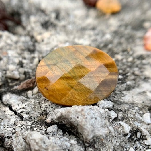 Natural Tiger's eye Stone - 20.00 Carat